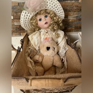 Ashton Drake Doll Alicia nice pre loved condition